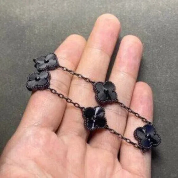 Authentic Van Cleef & Arpels Black Warrior Laser Five-Flower Bracelet